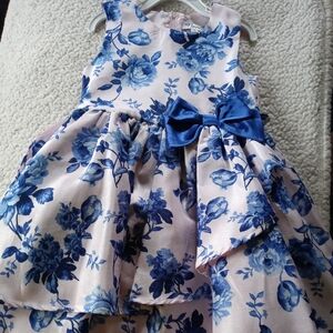 Girls dress